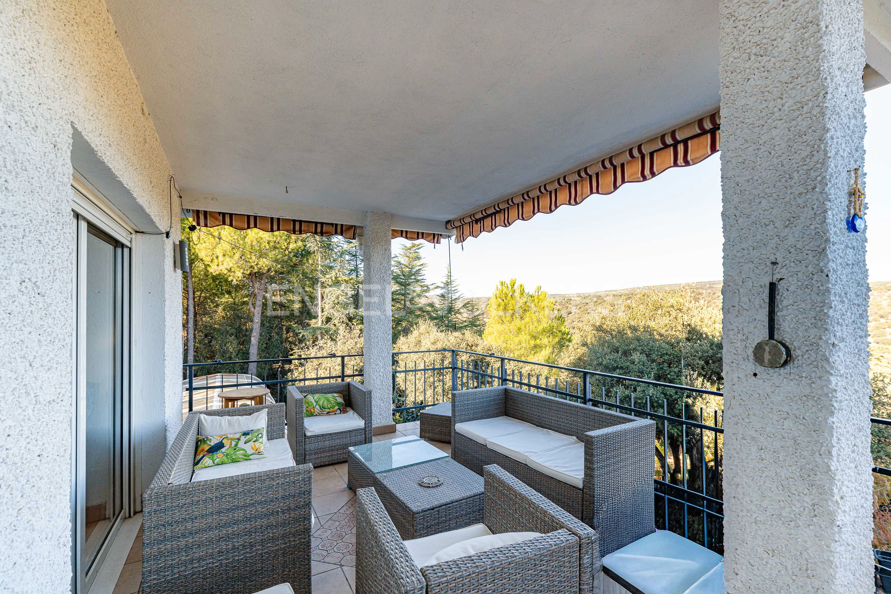 Terrassa de Casa o xalet en venda en Valdemorillo amb Calefacció, Jardí privat i Terrassa