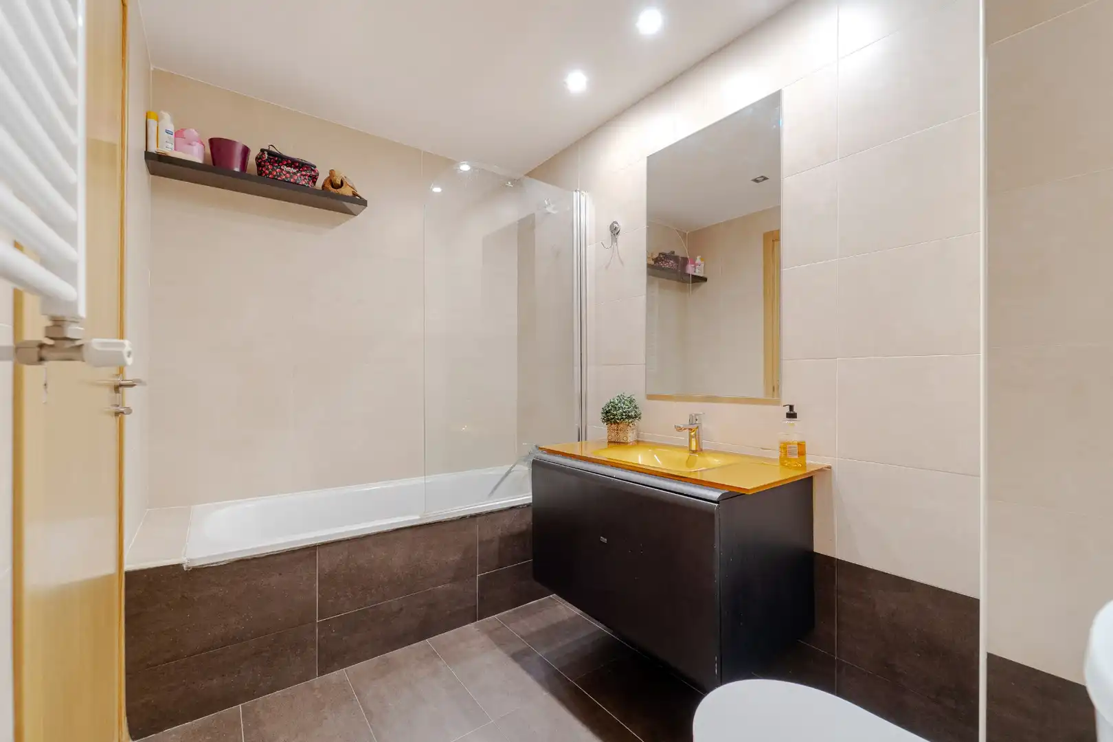 Bathroom of Flat for sale in Móstoles  with Air Conditioner, Heating and Private garden