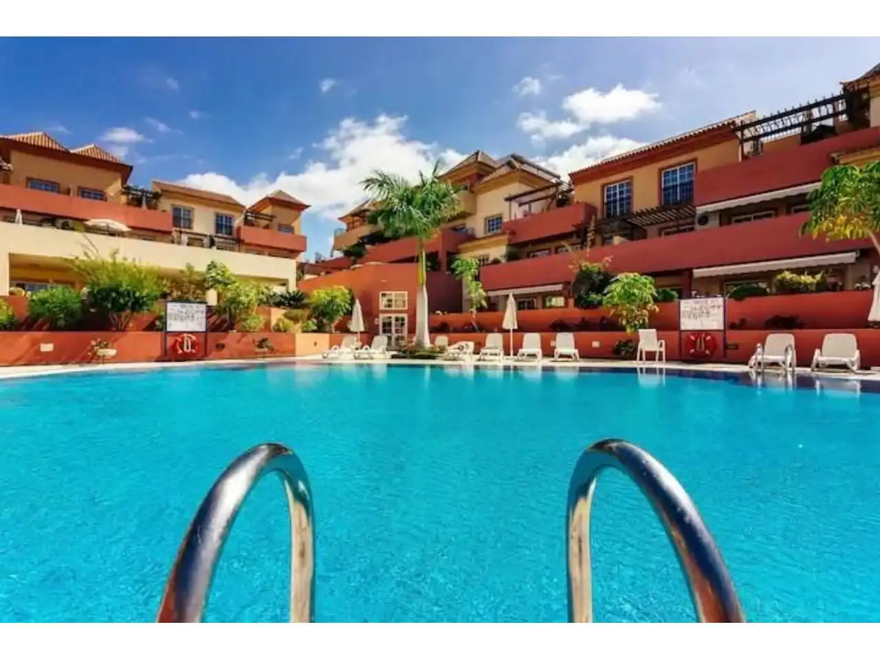 Piscina de Apartamento en venta en Adeje con Amueblado y Piscina comunitaria