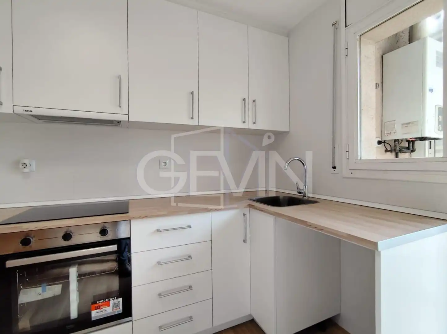 Cocina de Piso en venta en Santa Perpètua de Mogoda con Aire acondicionado, Trastero y Balcón