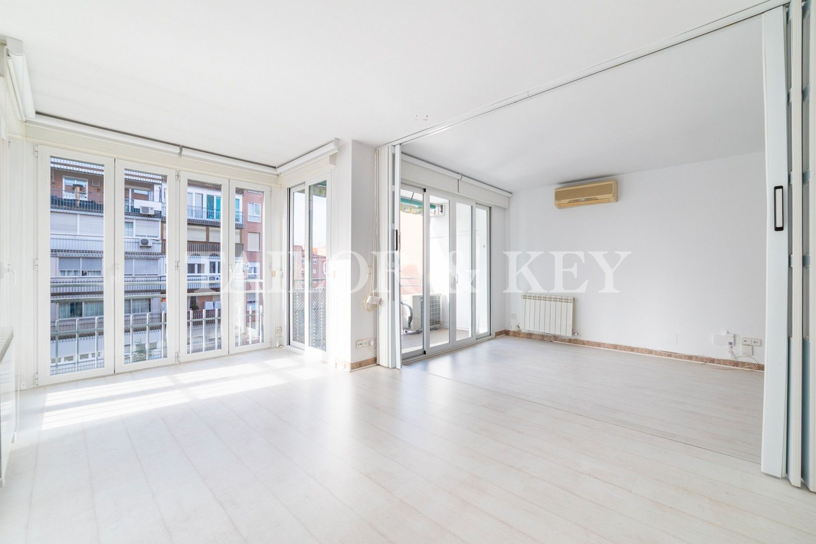 Vista exterior de Piso en venta en  Madrid Capital con Aire acondicionado, Calefacción y Terraza