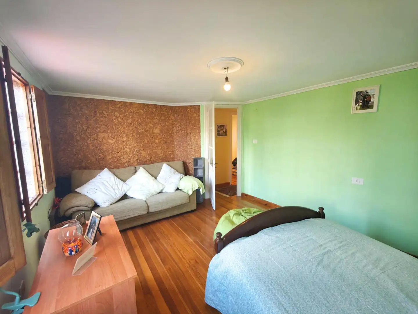 Habitación de Casa adosada en venta en Ortigueira con Trastero y Amueblado