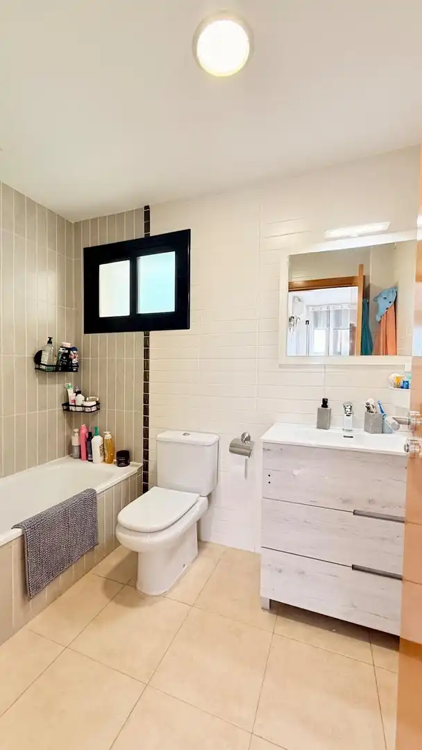 Baño de Piso en venta en Cunit con Aire acondicionado, Calefacción y Terraza