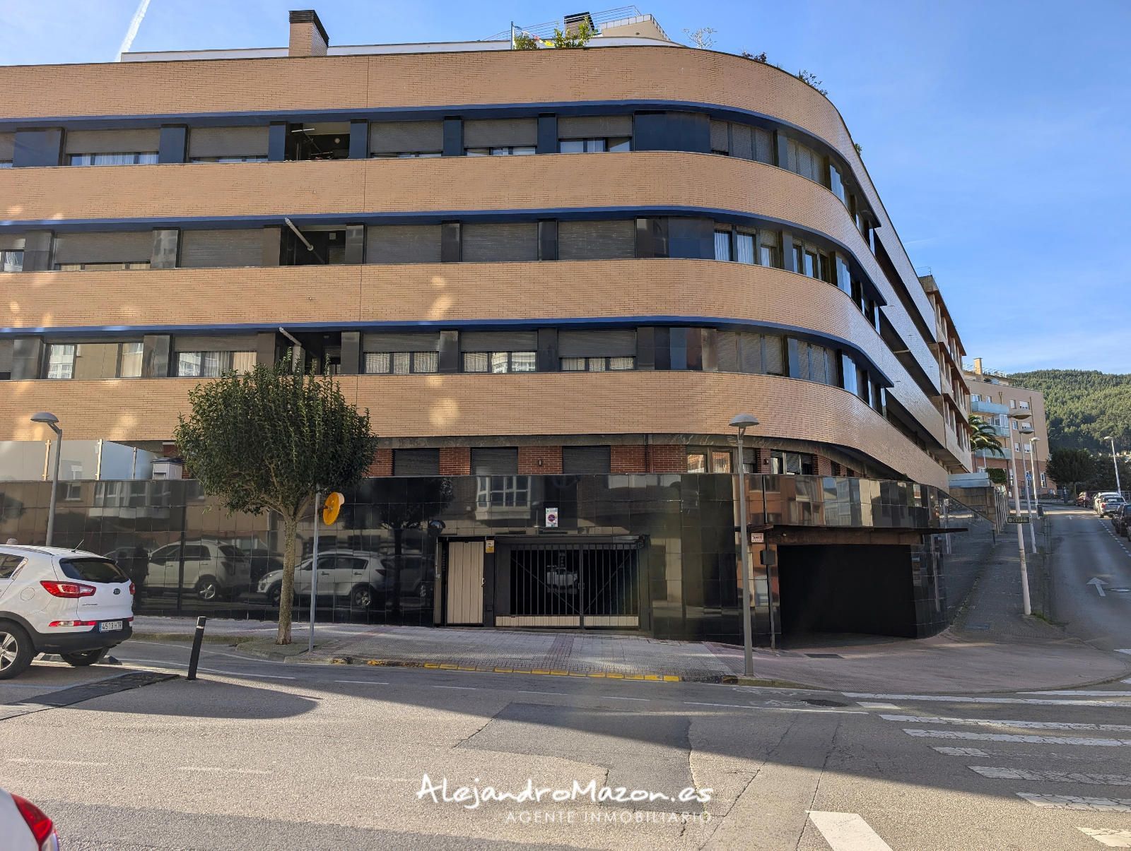 Vista exterior de Pis en venda en Castro-Urdiales amb Calefacció, Parquet i Terrassa