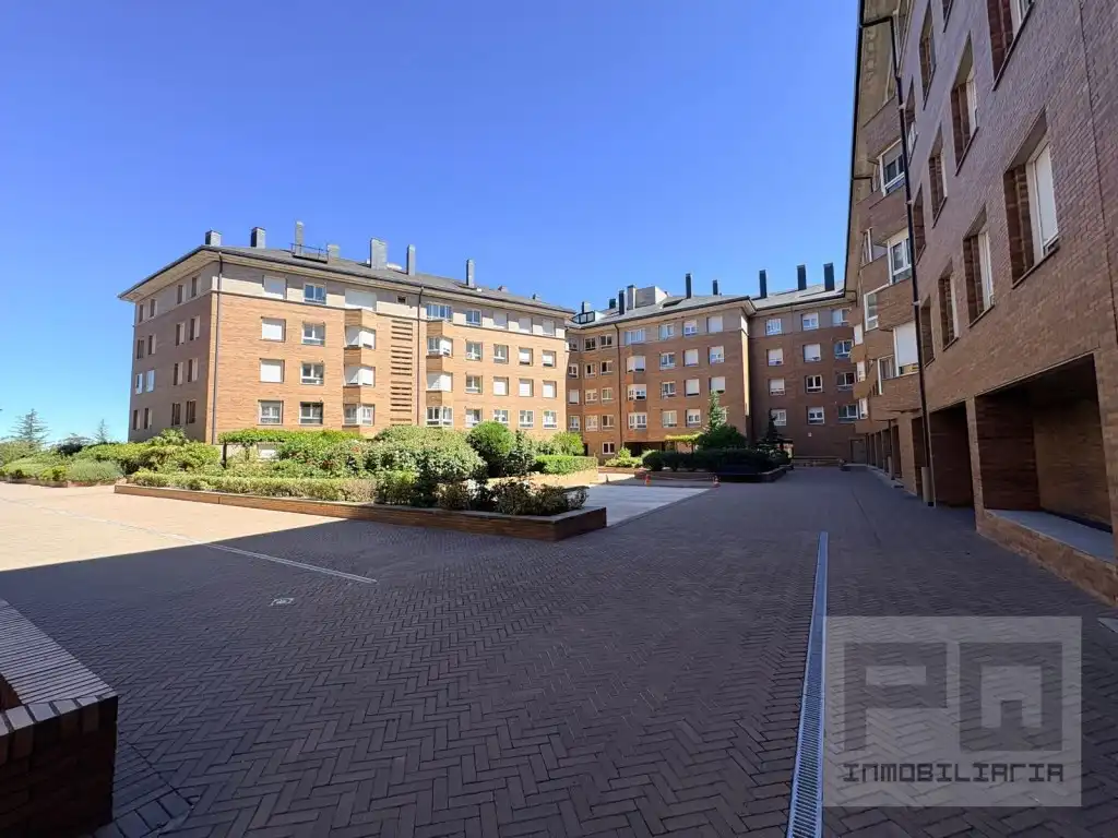 Außenansicht von Wohnung zum Verkauf in Ávila