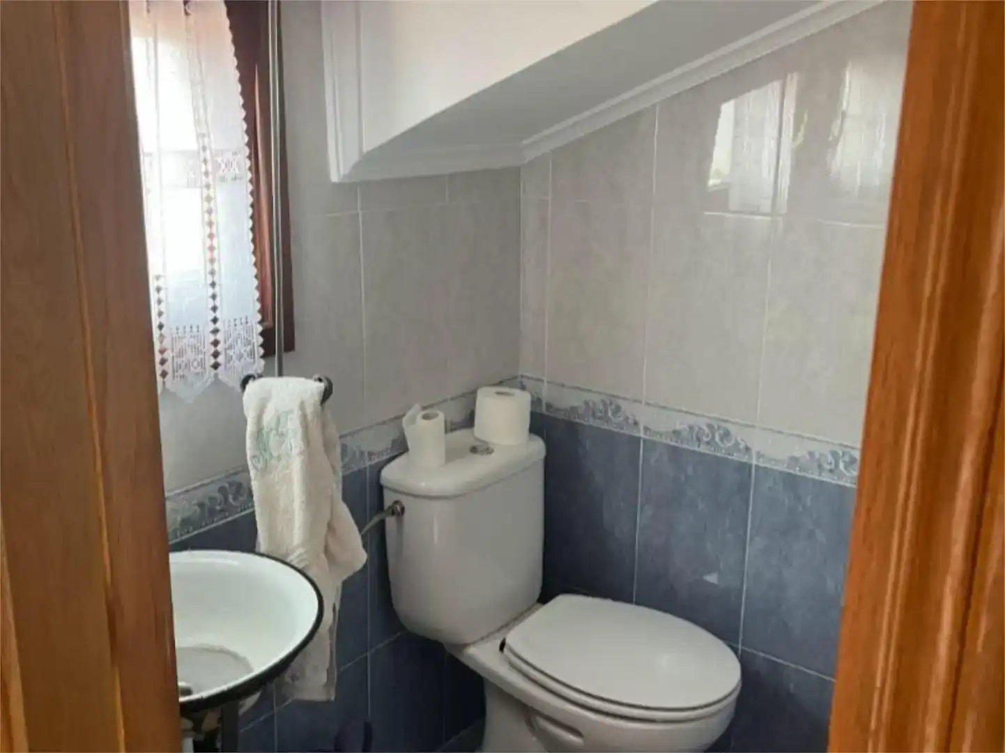 Baño de Piso en venta en Castro-Urdiales con Parquet y Amueblado