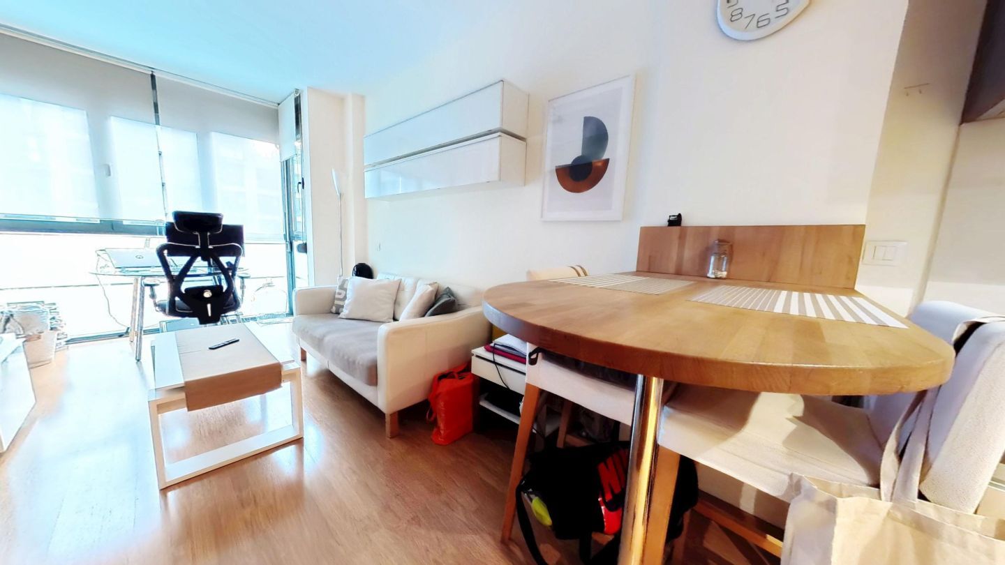 Living room of Flat for sale in  Madrid Capital  with Air Conditioner, Private garden and Storage room