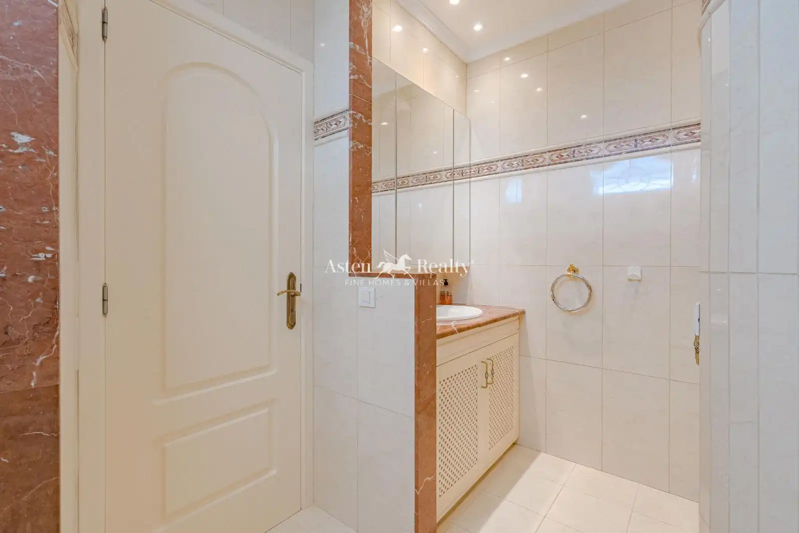 Baño de Apartamento en venta en Adeje con Aire acondicionado, Terraza y Piscina