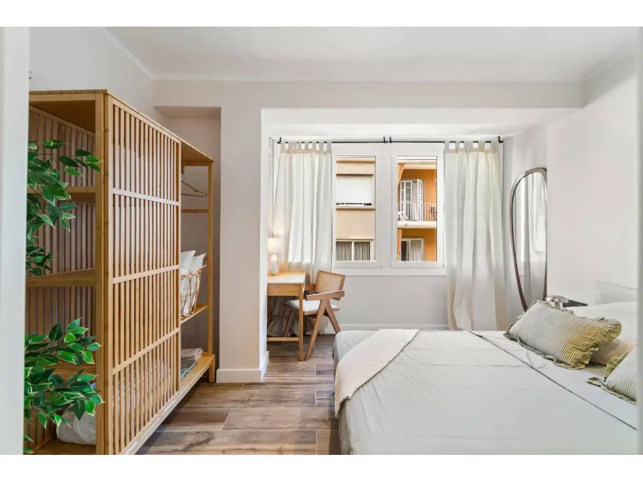 Bedroom of Flat for sale in Barcelona  with Air Conditioner, Heating and Furnished