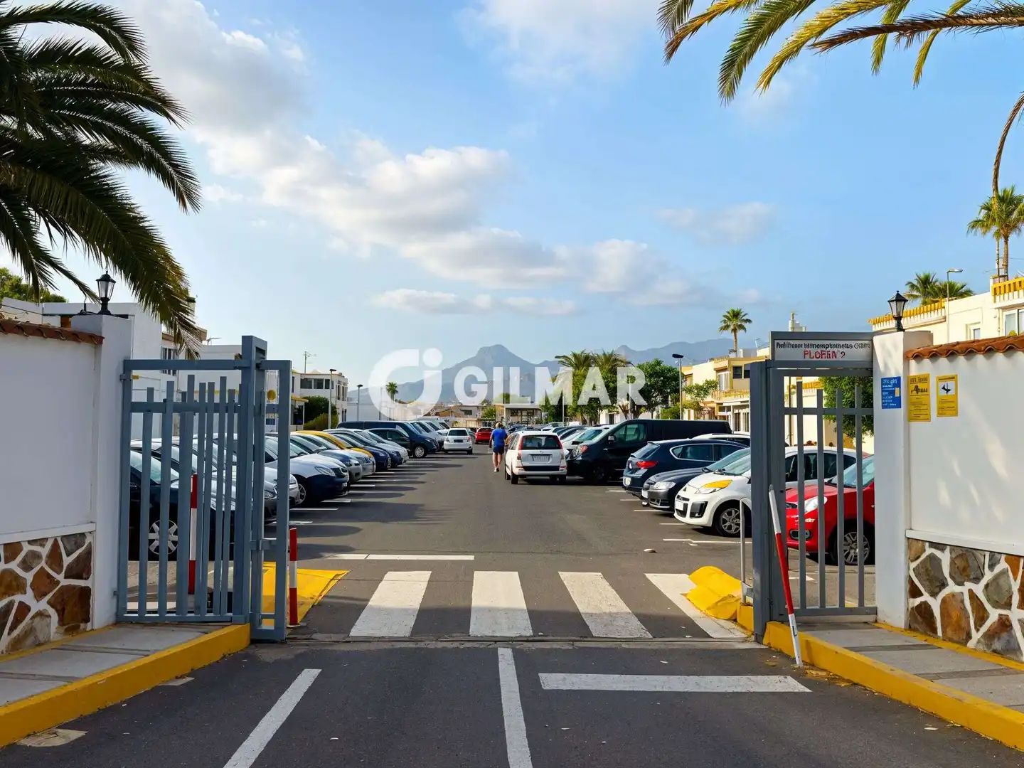 Parking de Estudio en venta en Arona con Jardín privado, Piscina y Balcón