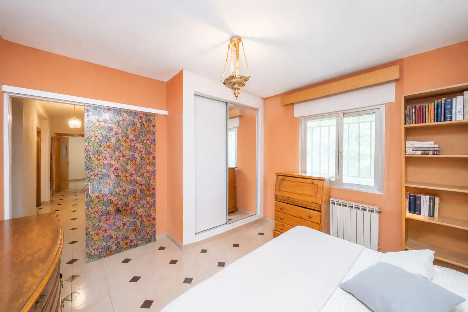 Dormitori de Casa o xalet en venda en El Escorial amb Jardí privat, Terrassa i Piscina