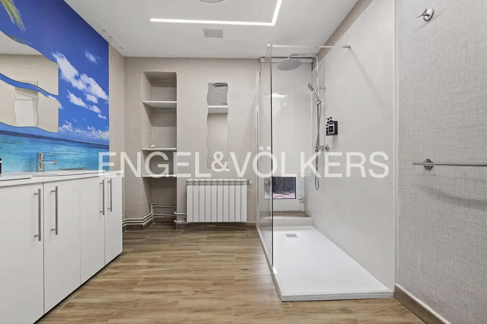 Bathroom of Houses for sale in Sevilla  with Air Conditioner, Heating and Parquet flooring