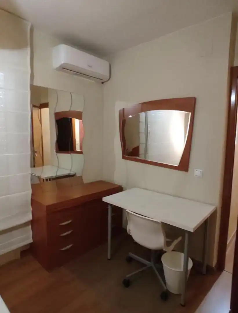 Schlafzimmer von Dachboden zur Miete in  Murcia Capital mit Klimaanlage und Balkon