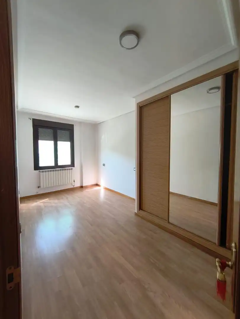 Habitación de Planta baja en venta en Ocaña con Calefacción