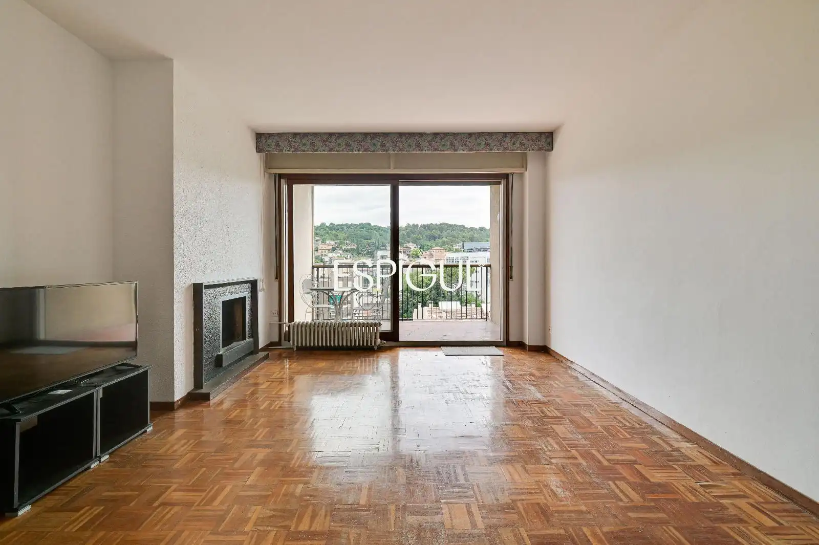 Sala de estar de Piso en venta en Girona con Calefacción, Parquet y Amueblado