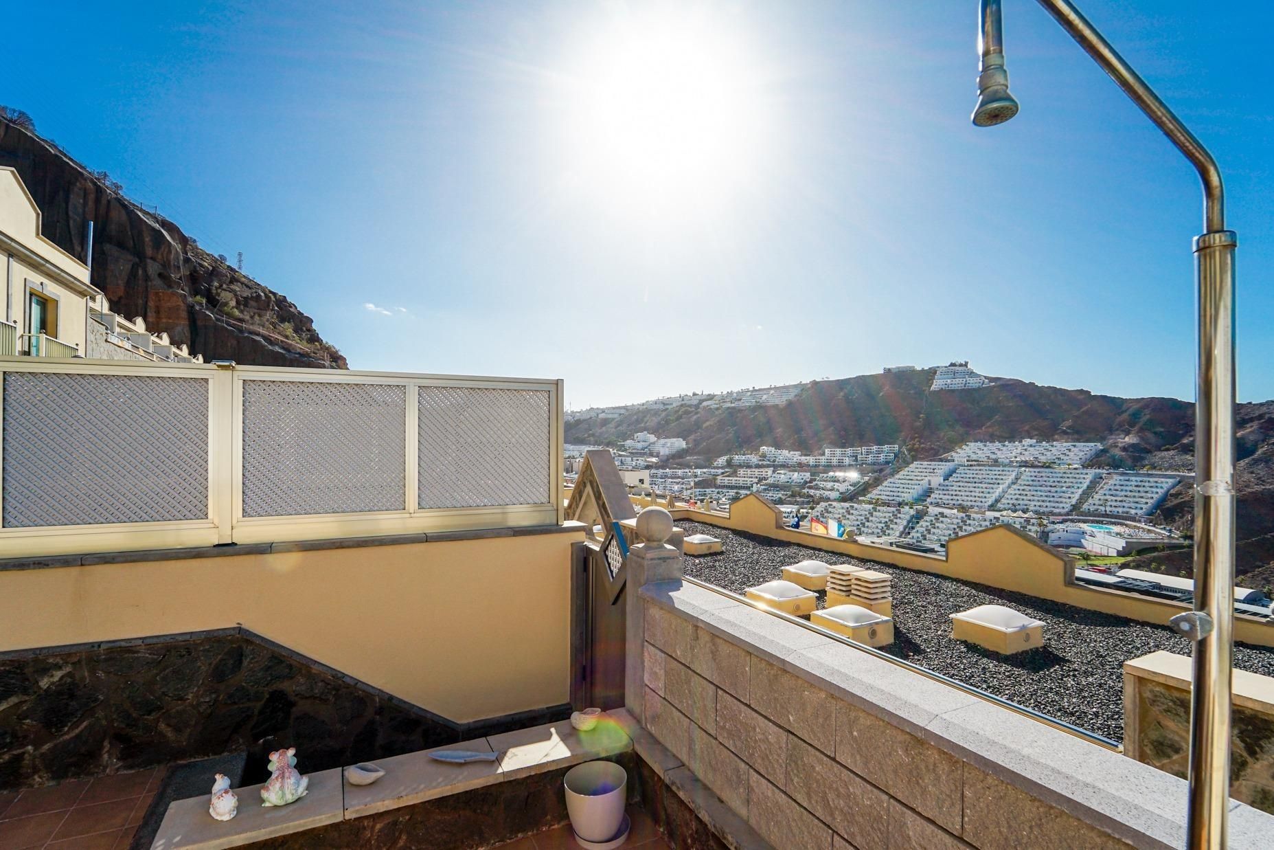 Vista exterior de Dúplex en venda en Mogán amb Aire condicionat, Terrassa i Moblat