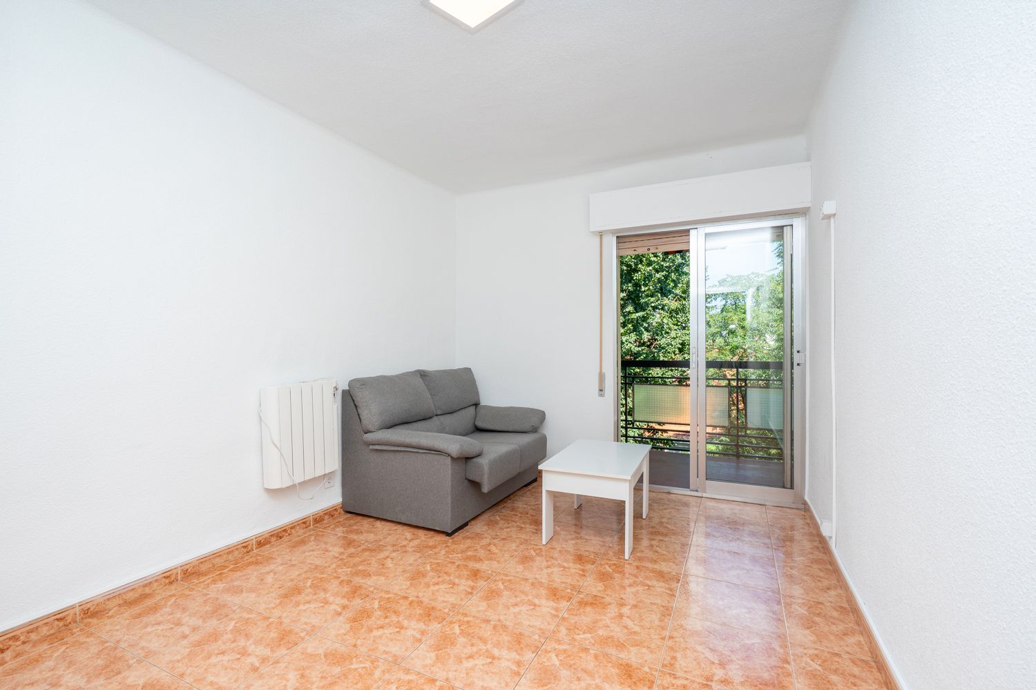 Habitación de Piso en venta en  Madrid Capital con Calefacción y Terraza