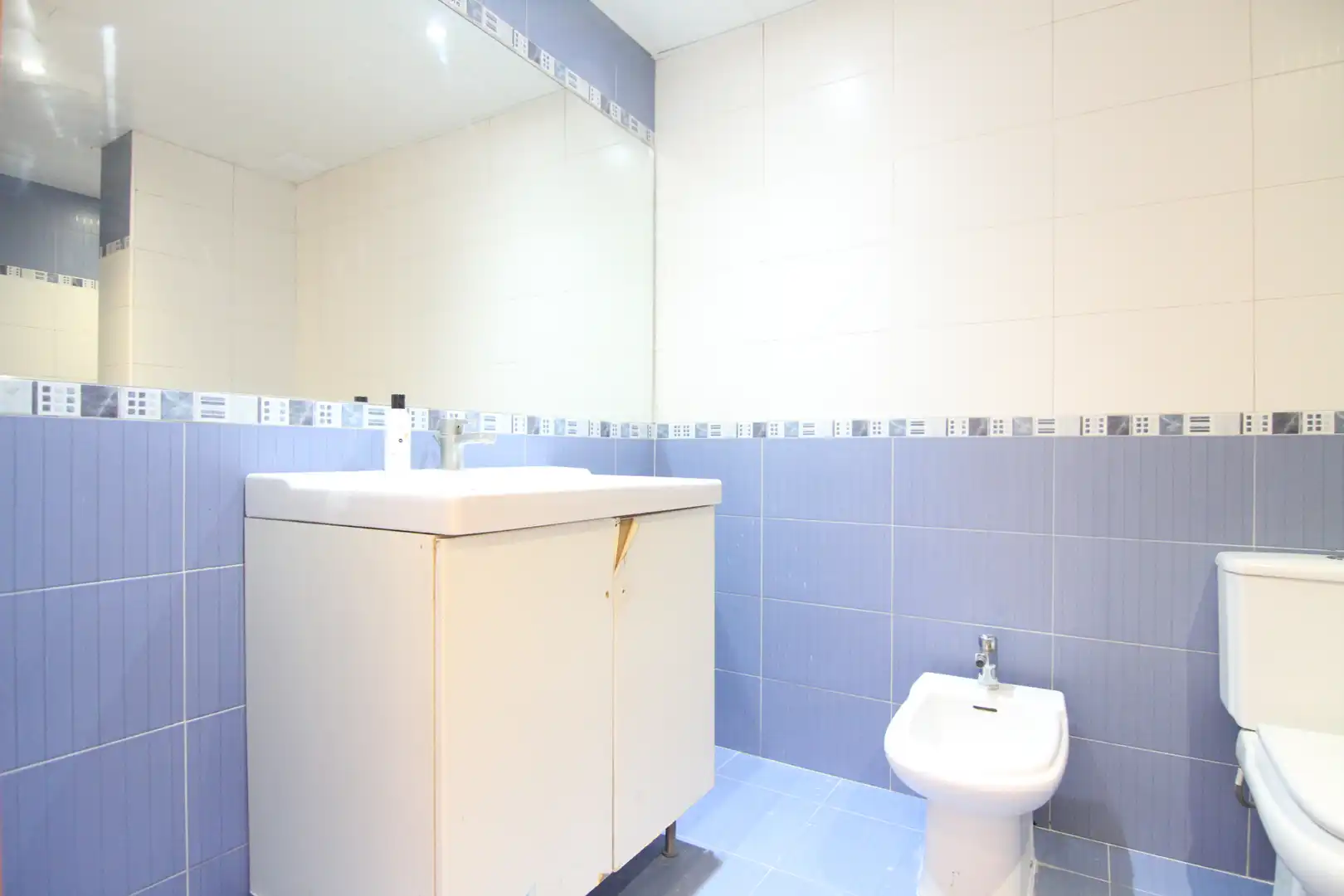 Baño de Piso en venta en Olesa de Montserrat con Horno y Alarma