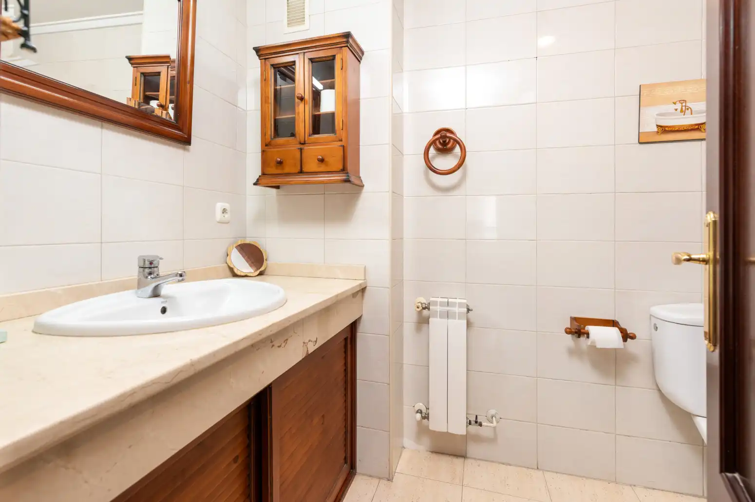 Baño de Piso en venta en Oviedo  con Calefacción, Parquet y Trastero