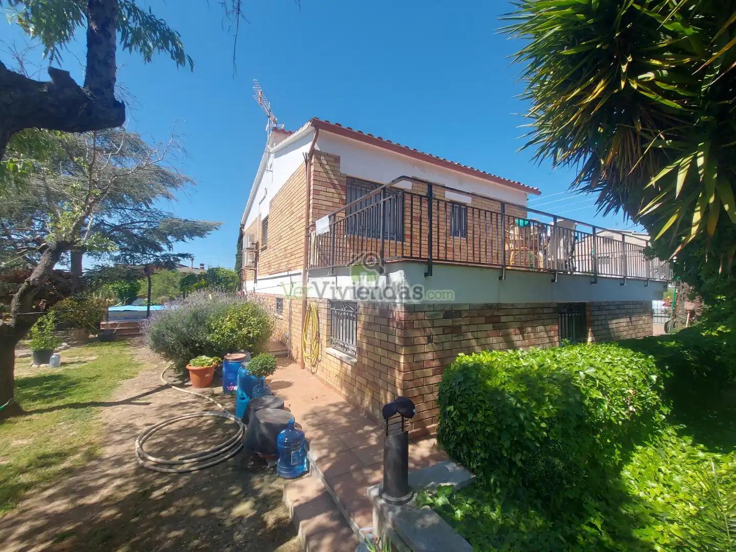 Vista exterior de Casa o chalet en venta en Sant Llorenç d'Hortons con Jardín privado, Terraza y Piscina