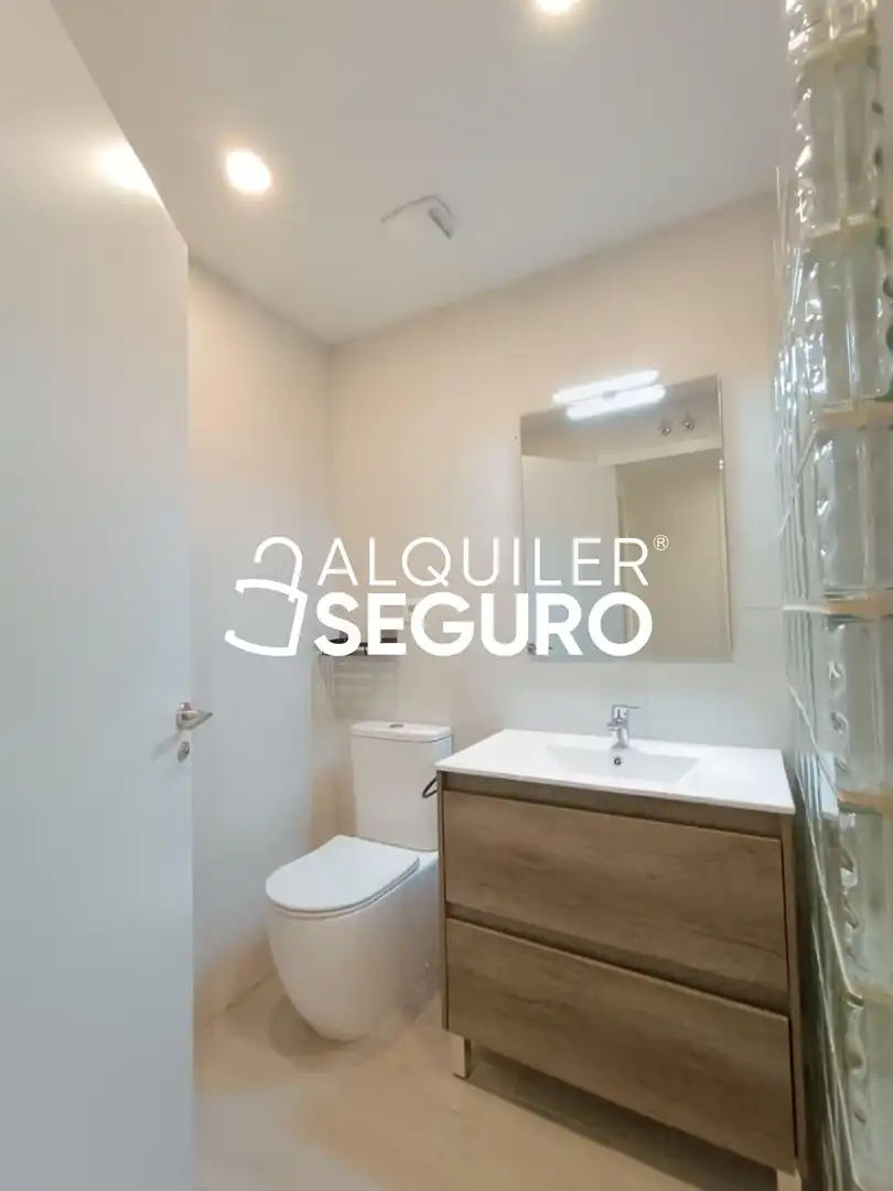 Badezimmer von Wohnung zur Miete in Valdemoro mit Heizung, Terrasse und Abstellraum