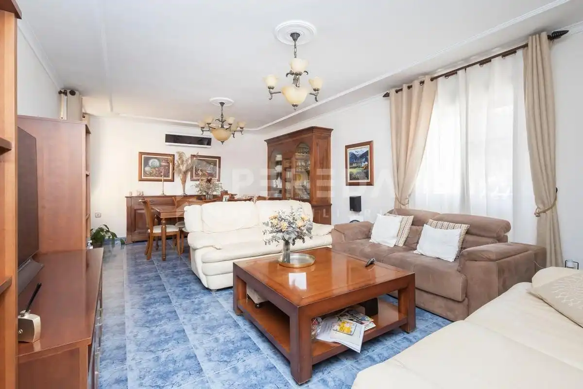 Sala de estar de Casa o chalet en venta en Roquetas de Mar con Aire acondicionado, Jardín privado y Terraza