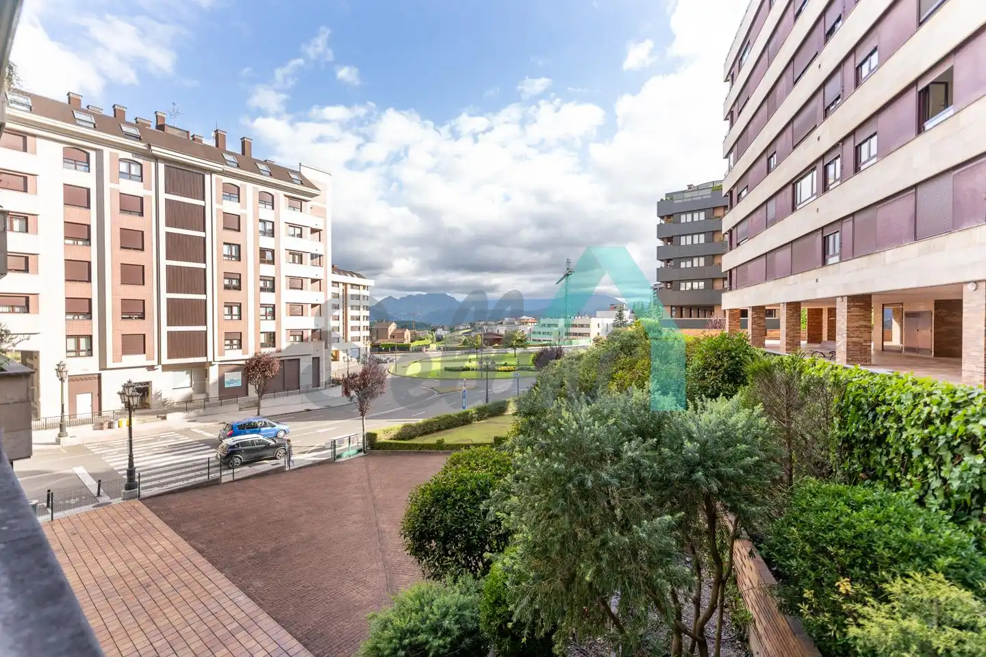 Vista exterior de Piso en venta en Oviedo  con Calefacción, Parquet y Trastero