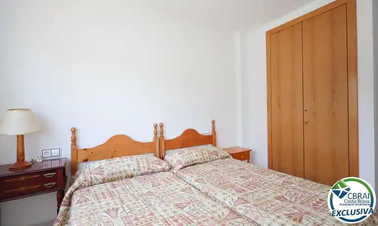 Bedroom of Apartments for sale in Llançà  with Air Conditioner, Heating and Terrace
