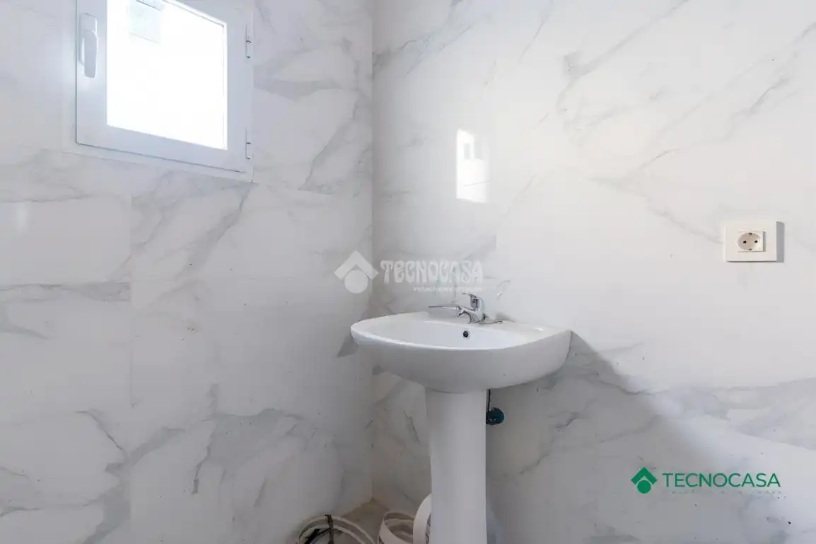 Baño de Casa adosada en venta en Vícar con Aire acondicionado, Trastero y Piscina