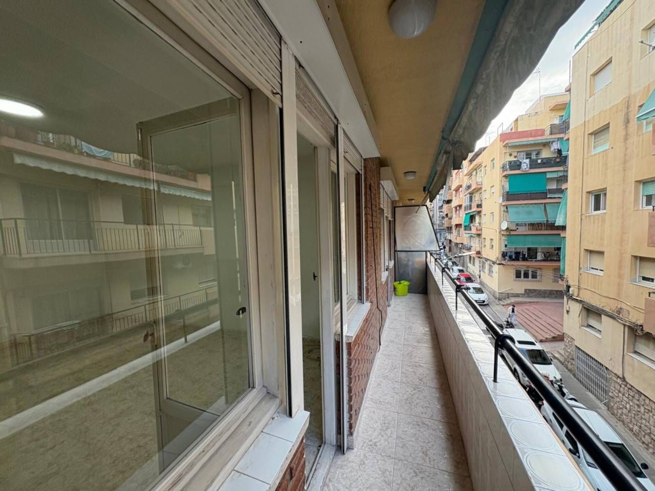 Vista exterior de Pis en venda en Alicante / Alacant amb Balcó