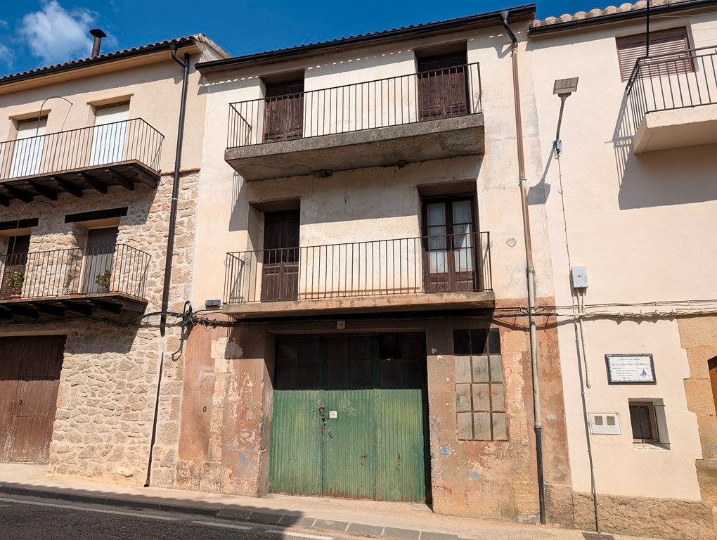 Vista exterior de Casa o xalet en venda en Cretas amb Balcó