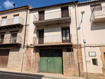 Casa amb balcó en venda a Cretas