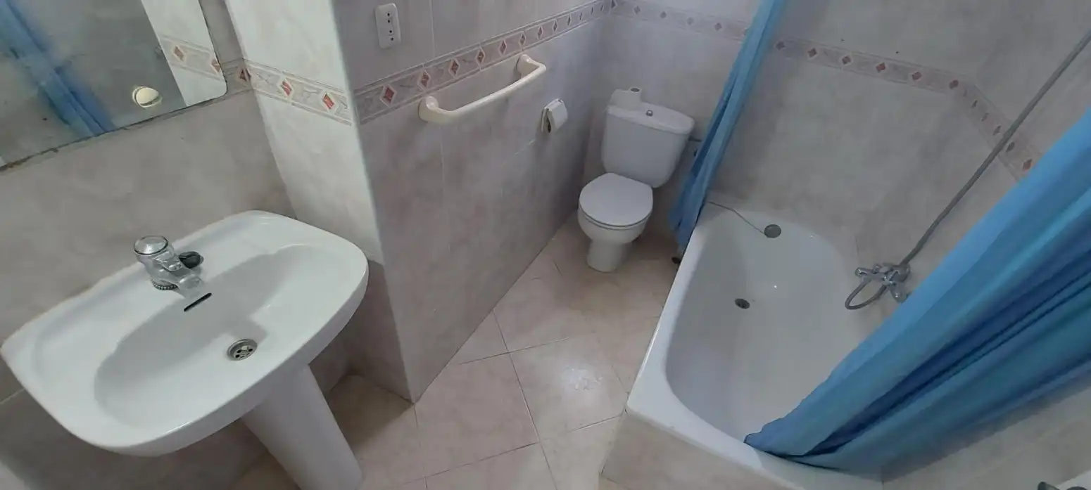 Baño de Piso de alquiler en Quartell con Parquet y Amueblado