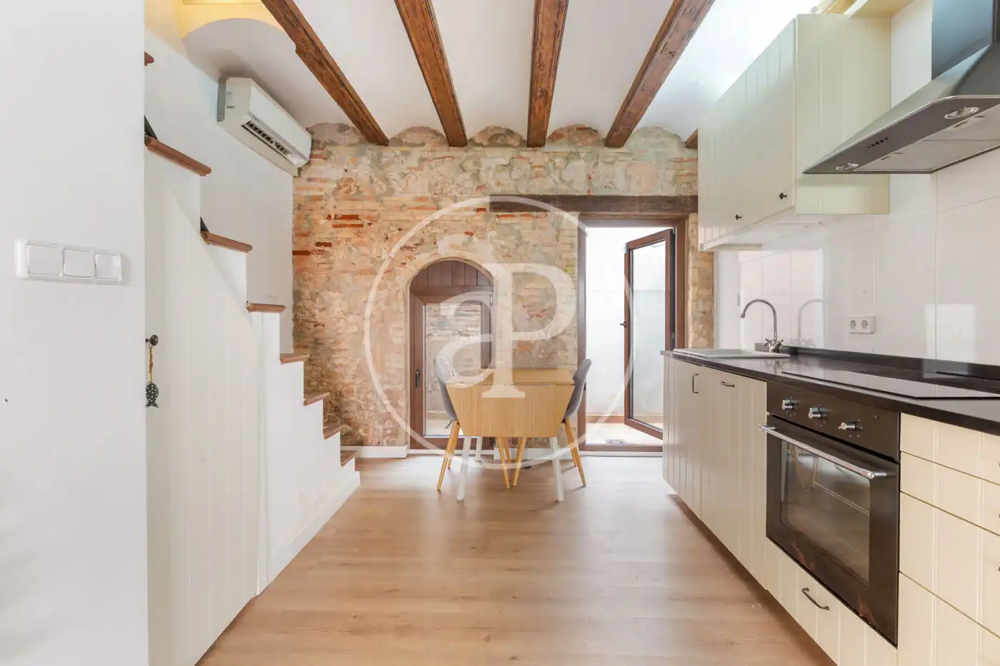 Küche von Einfamilien-Reihenhaus zum Verkauf in Valencia mit Klimaanlage, Heizung und Terrasse
