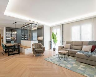 Sala d'estar de Apartament per a compartir en  Madrid Capital amb Aire condicionat i Terrassa