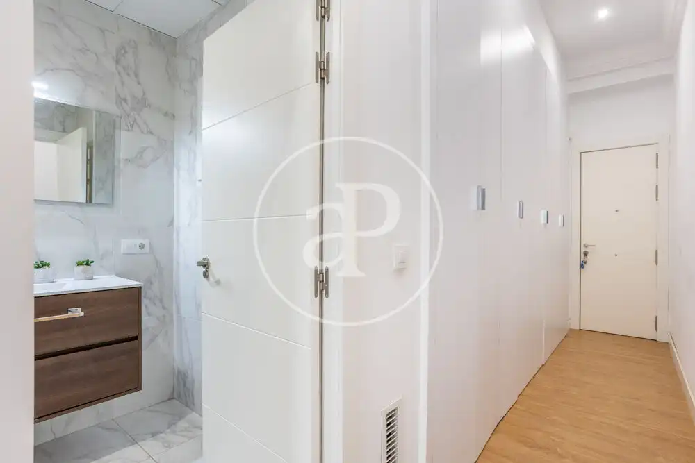 Wohnung zur Miete in Valencia mit Klimaanlage, Terrasse und Möbliert