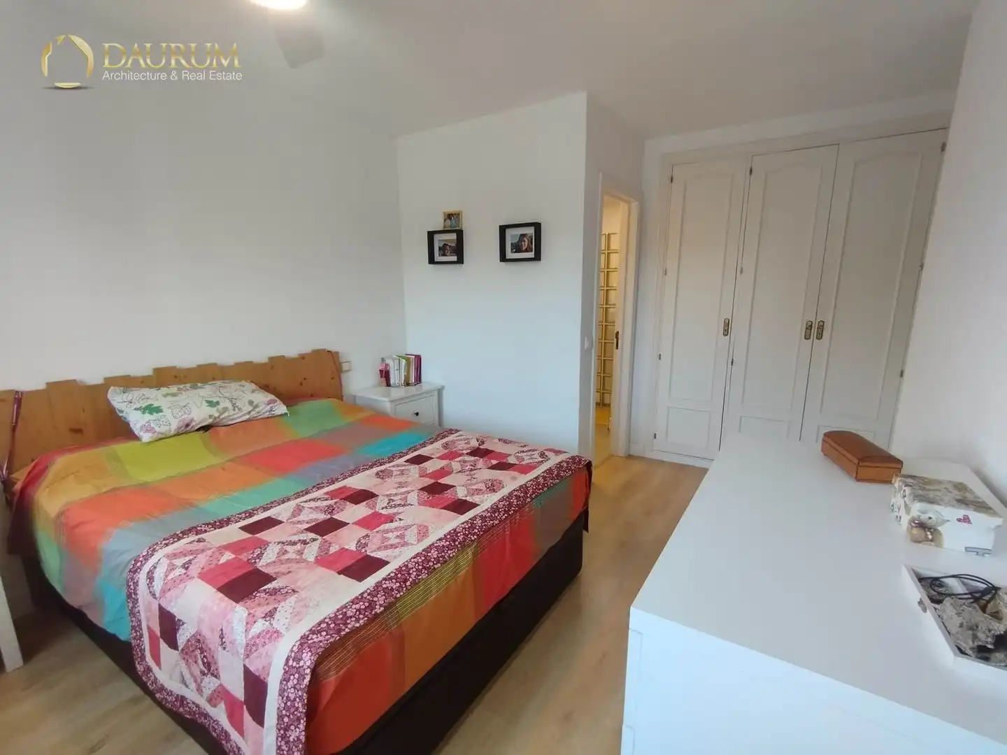 Dormitori de Casa adosada en venda en Alcalá de Henares amb Calefacció, Jardí privat i Terrassa