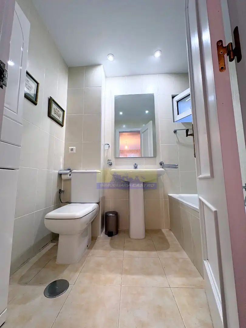Baño de Piso de alquiler en Castro-Urdiales con Amueblado