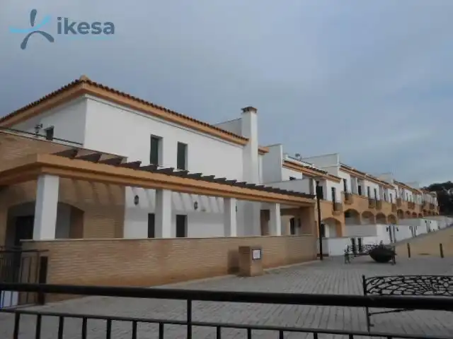 Flat with garden for sale in Isla Cristina Ciudad