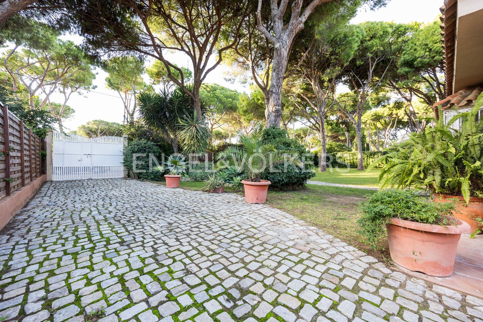 Garden of House or chalet for sale in Chiclana de la Frontera  with Air Conditioner, Heating and Private garden