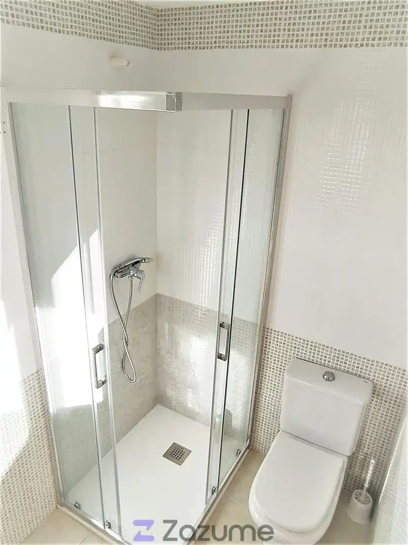 Baño de Piso de alquiler en Camarles con Aire acondicionado, Piscina y Amueblado