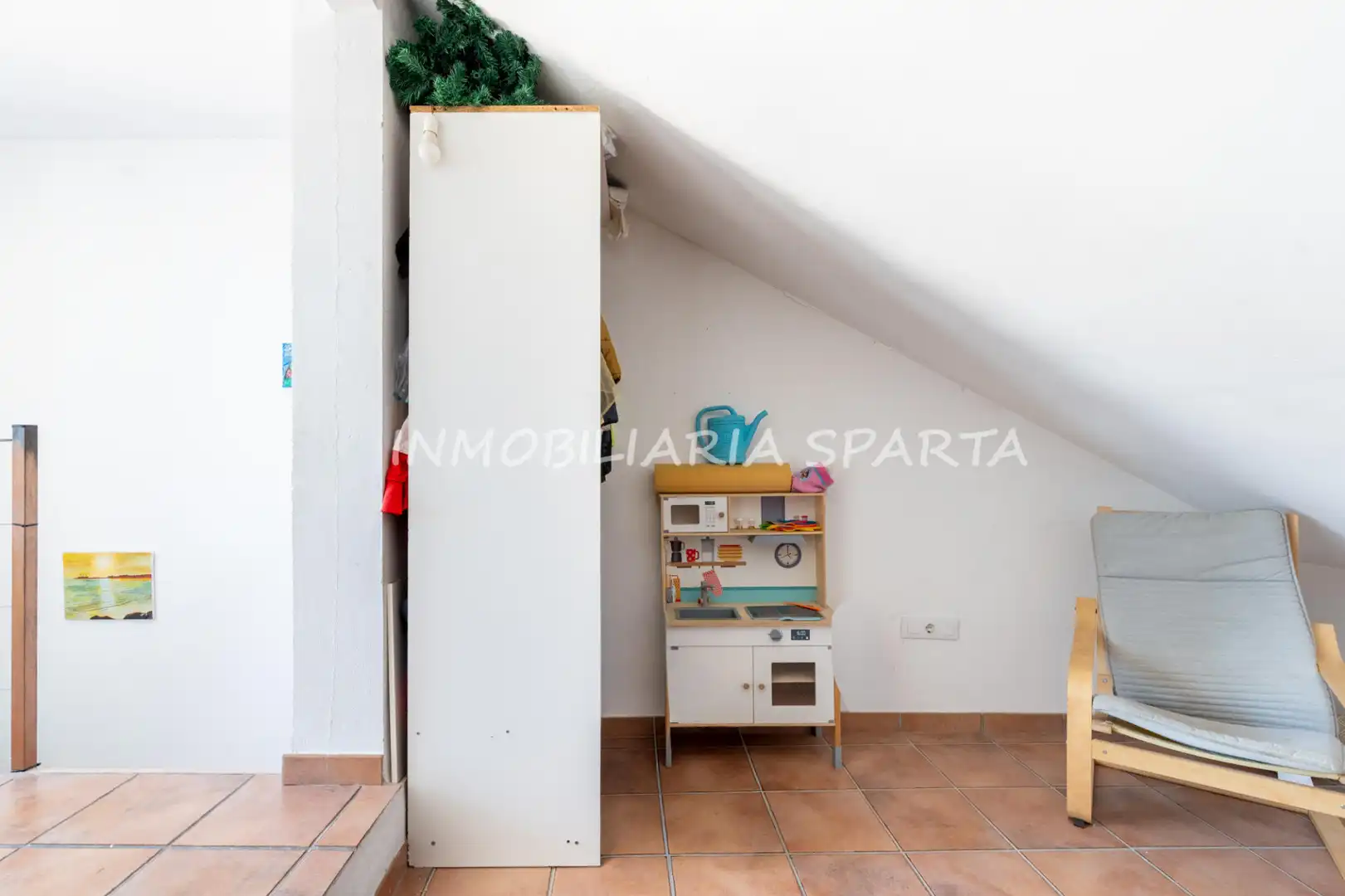 Casa adosada en venta en Gelves con Terraza, Horno y Lavadora