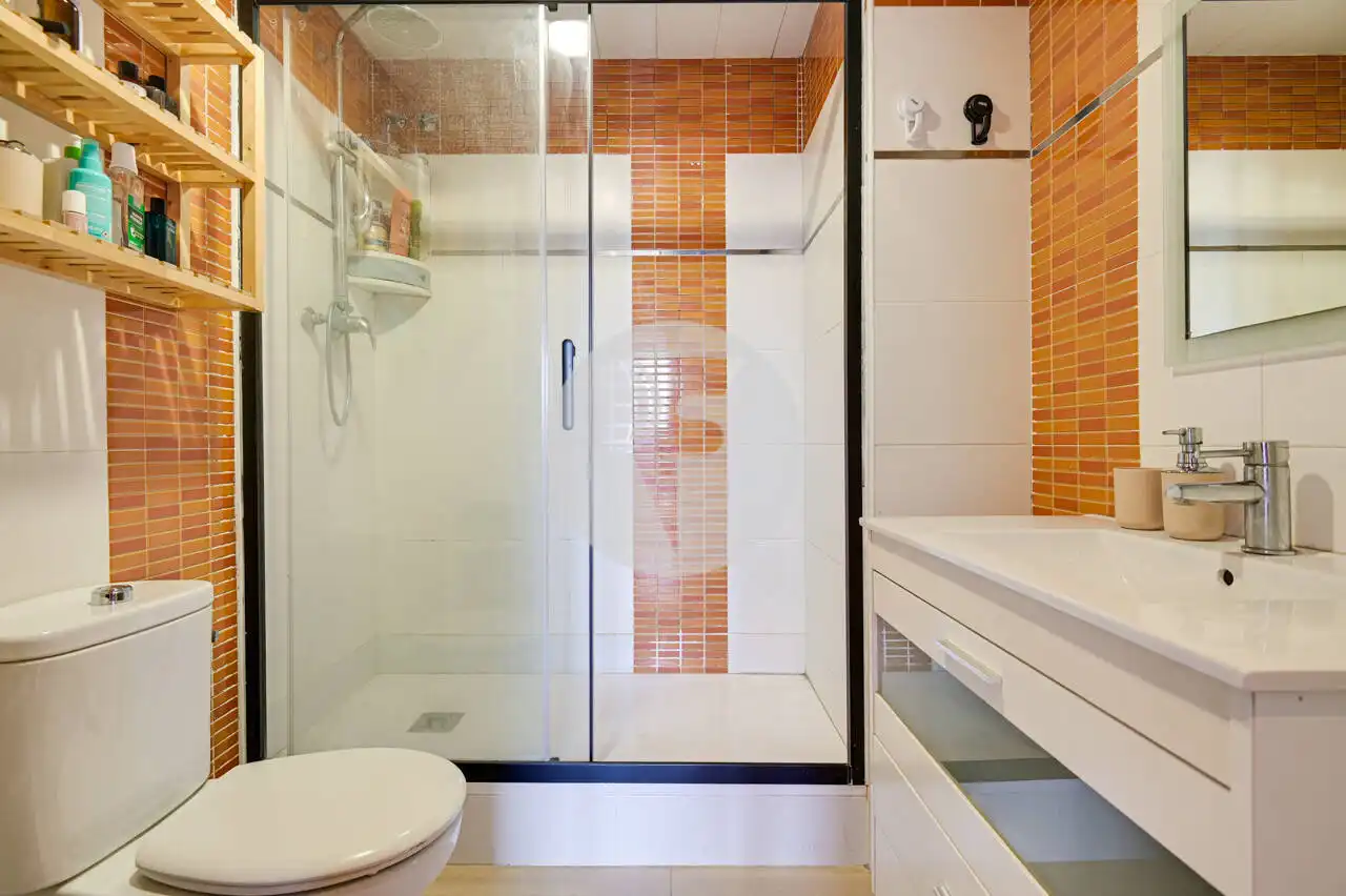 Bathroom of Attic for sale in Mollet del Vallès  with Air Conditioner, Heating and Balcony