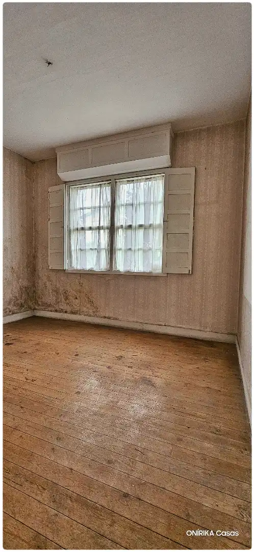 Dormitori de Casa o xalet en venda en Lugo amb Jardí privat, Parquet i Traster