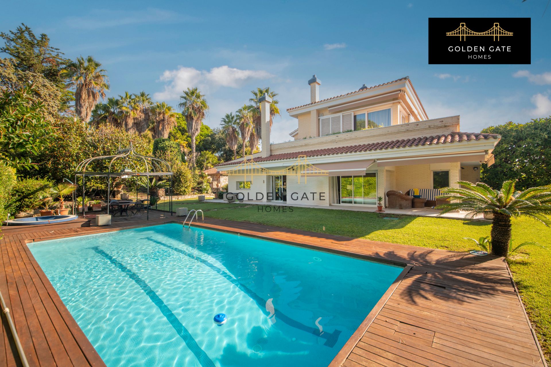 Vista exterior de Casa o xalet en venda en Alella amb Aire condicionat, Calefacció i Jardí privat
