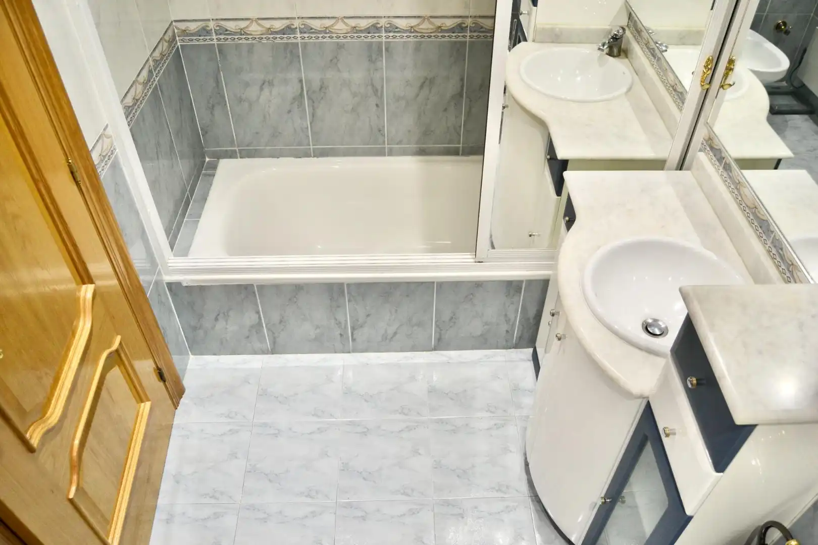 Baño de Piso en venta en  Pamplona / Iruña con Aire acondicionado, Calefacción y Parquet