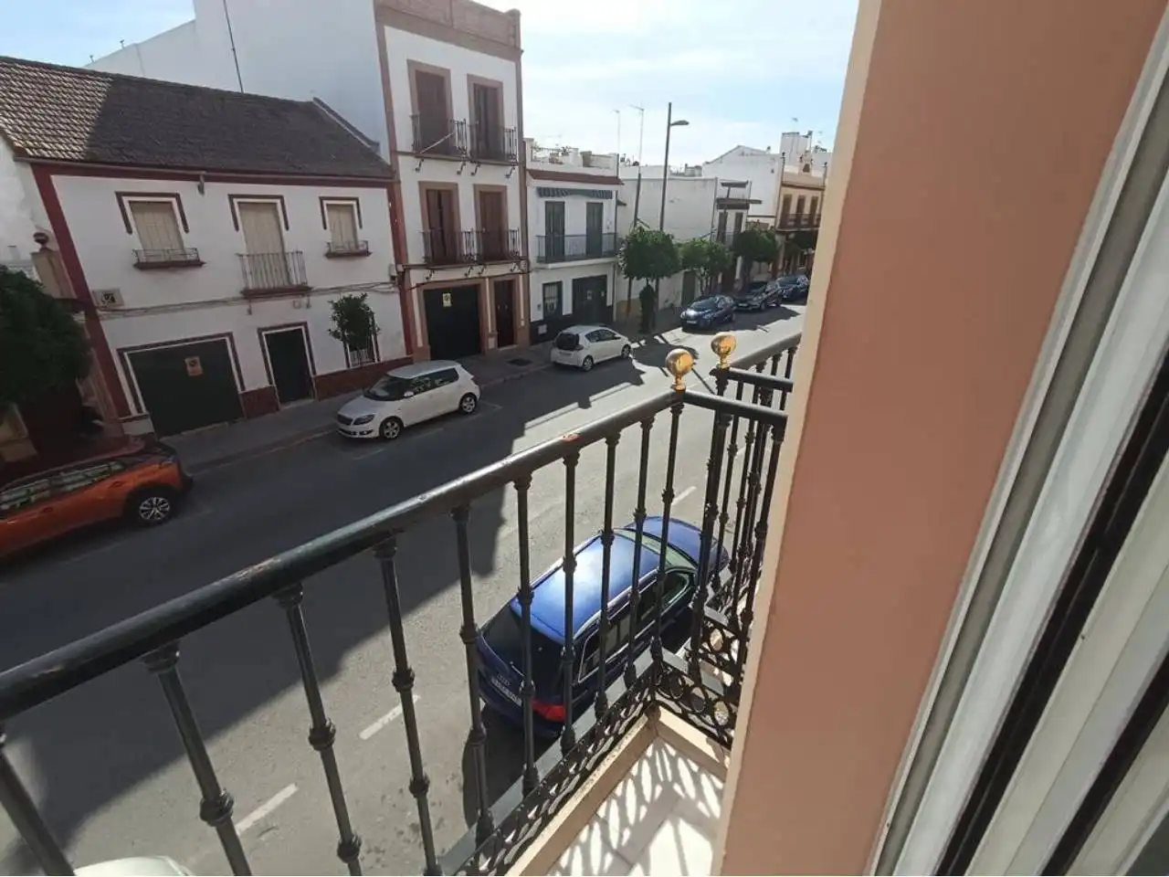 Vista exterior de Pis en venda en Dos Hermanas