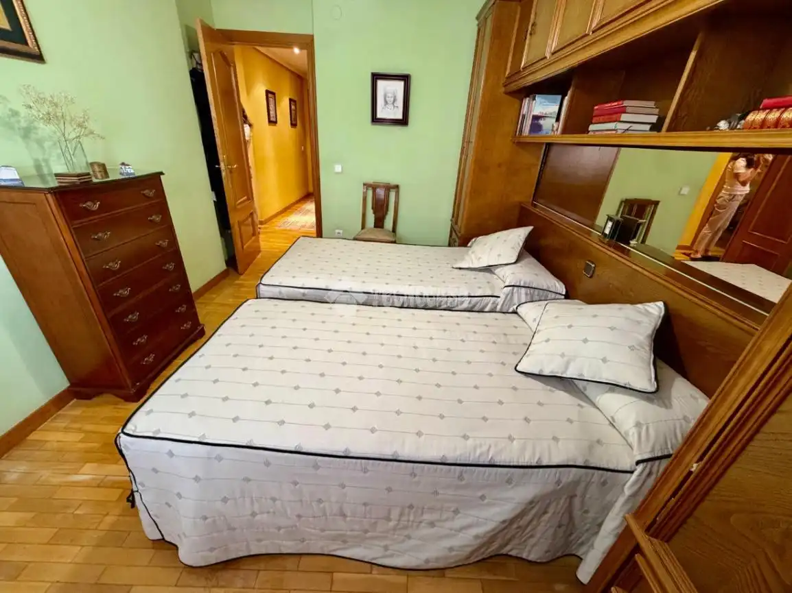 Bedroom of Flat for sale in León Capital   with Heating, Parquet flooring and Terrace
