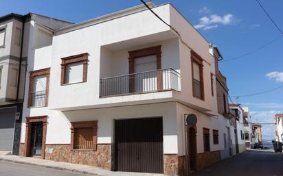 Exterior view of House or chalet for sale in Mengíbar  with Terrace and Balcony