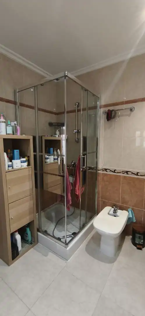 Bany de Casa o xalet en venda en Sevilla amb Aire condicionat, Terrassa i Moblat